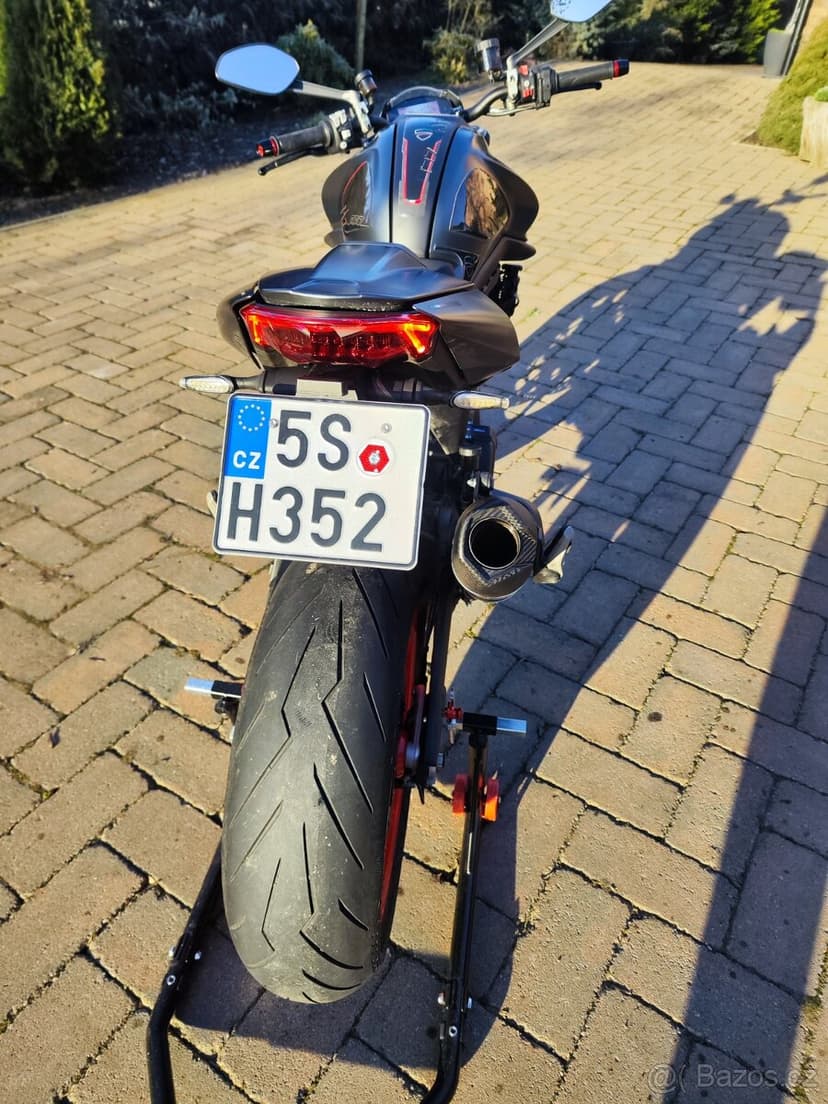 Ducati monster 937+ 2022