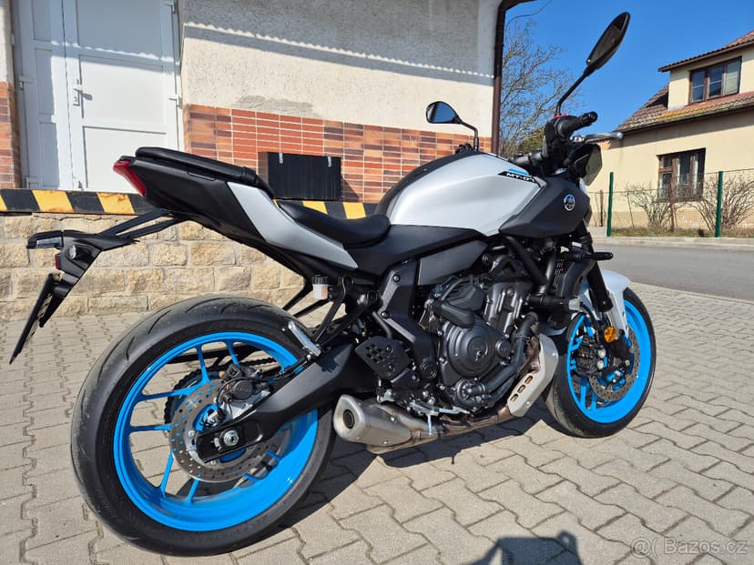 Prodám Yamaha MT-07 Y-AMT Ice Storm , r. v. 2025, ABS, 990km