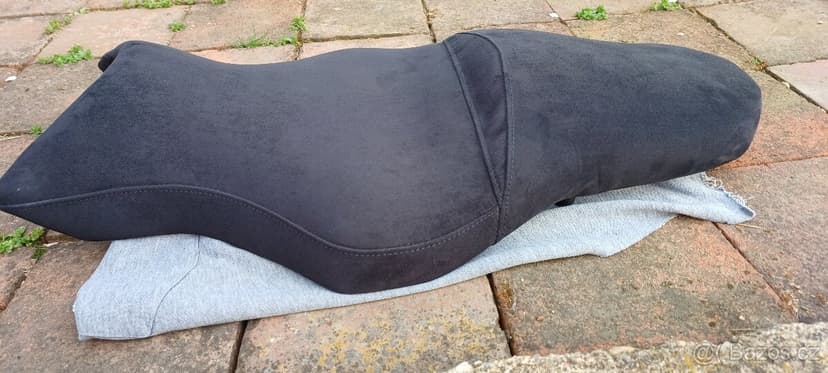 Yamaha MT-10 SP - podsedlová část