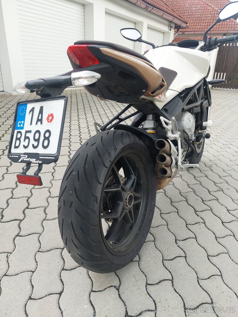 MV Agusta Brutale 675
