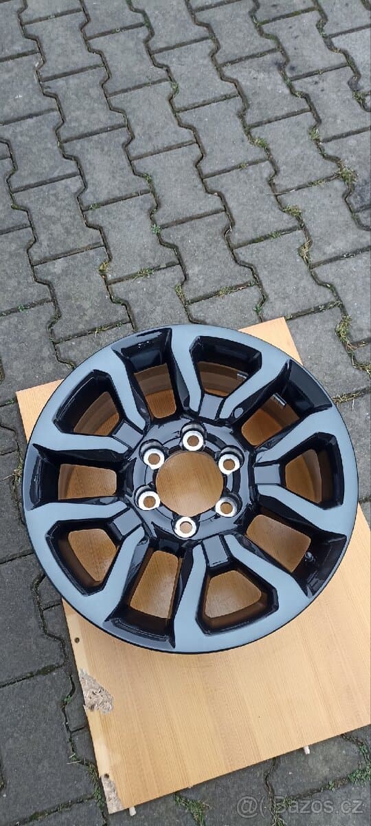 Prodám originál kola Toyota Hilux R18