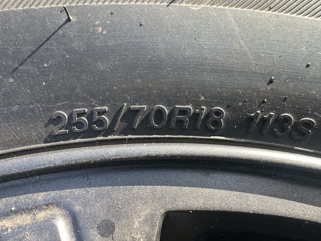 5x127 R18 originál alu disky s pneu Jeep Wrangler NOVÉ