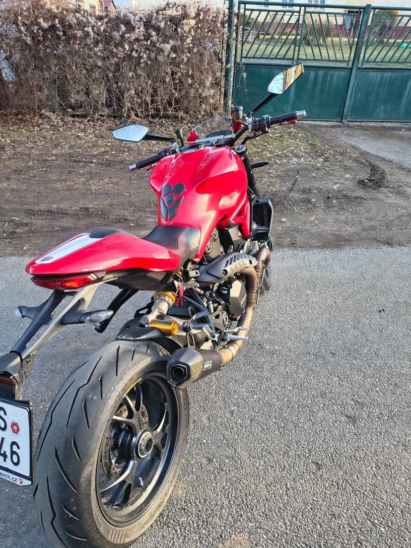 Ducati Monster 1200 R