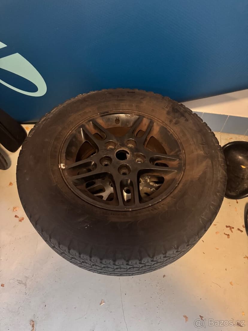 Pneu Goodyear k tomu disky Jeep + zdarma rezerva
