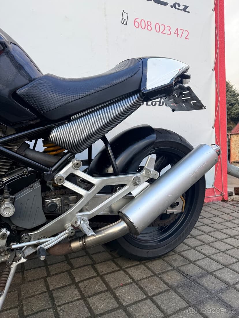 Ducati Monster 900