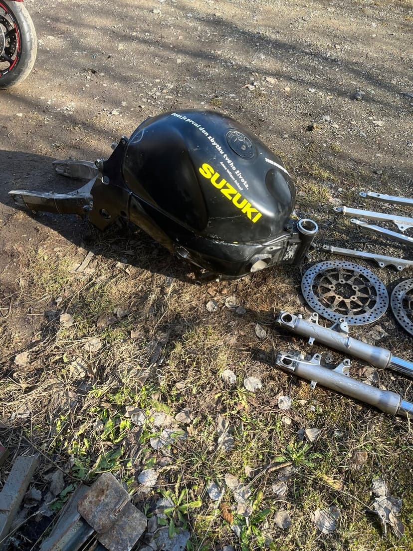 Suzuki GSXR 600 SRAD 1998 S TP