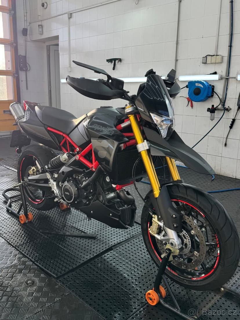Aprilia Dorsoduro 900