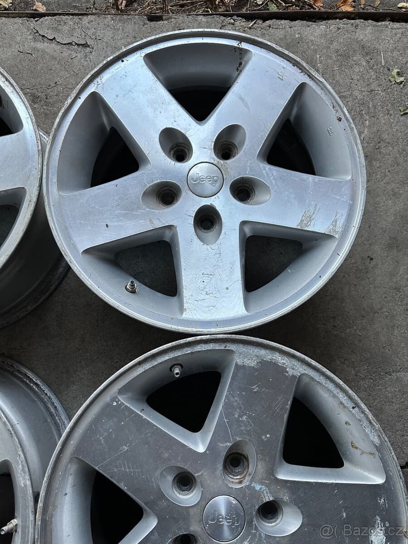 Jeep Wrangler original alu disky 5x127 r17