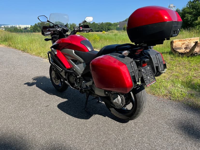 Honda VFR 800 X Crossrunner “spěchá “