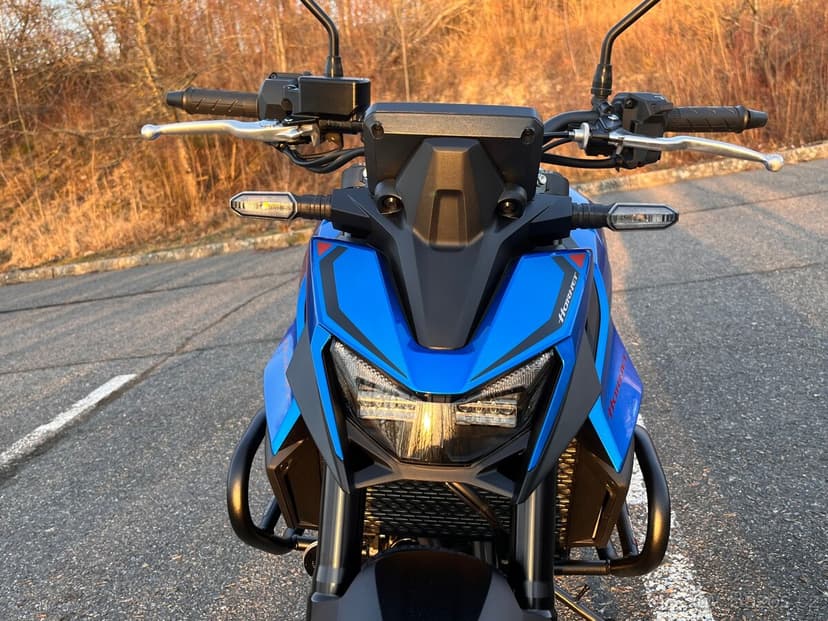 Honda CB750 Hornet 2025