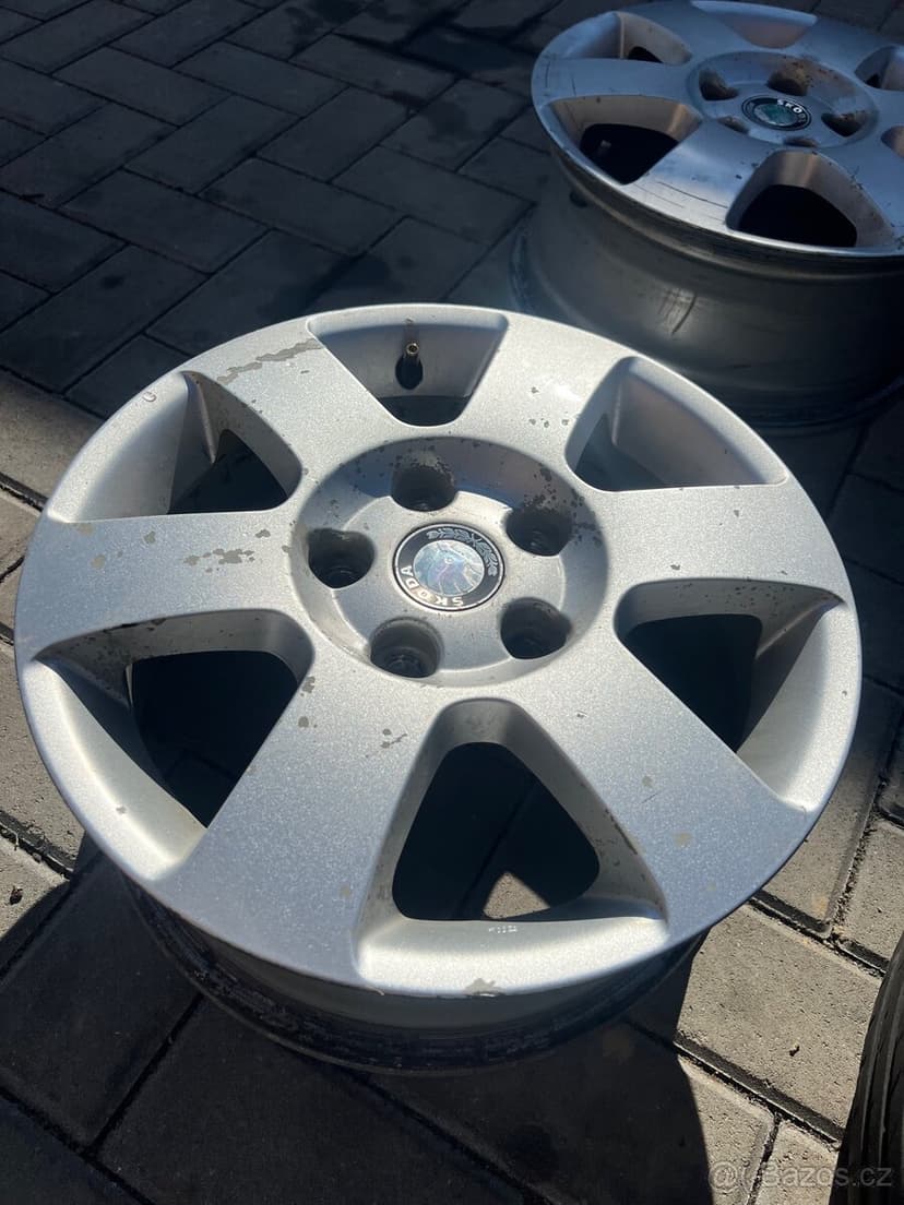Alu kola 5x112 / R15 (letní pneu )