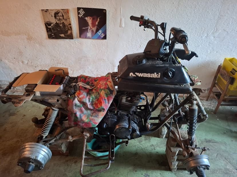 Kawasaki KLF220A (bayou)