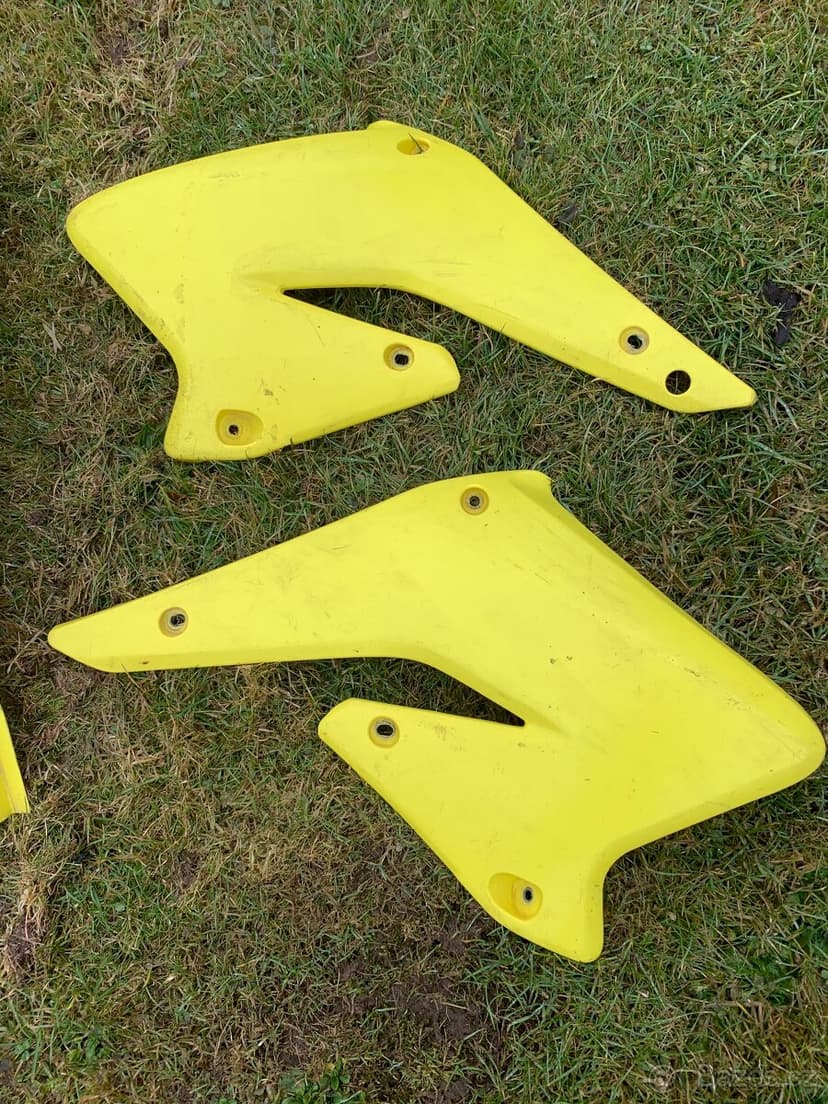 Plasty Suzuki rmz 250