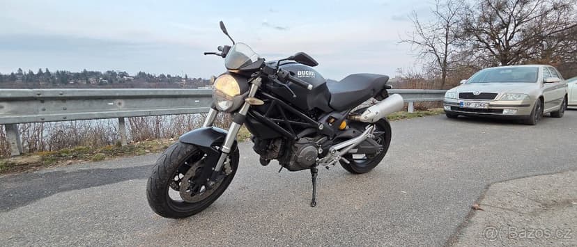 Ducati Monster 696