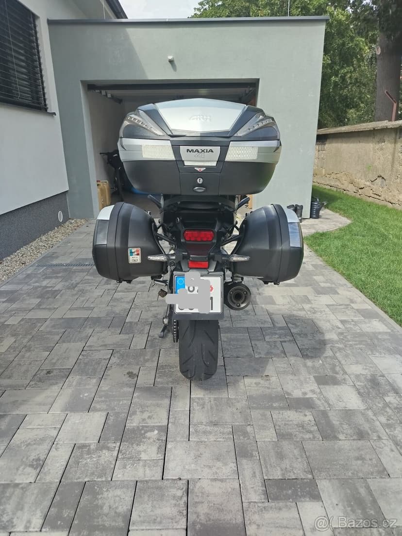 Honda vfr 800 crossrunner