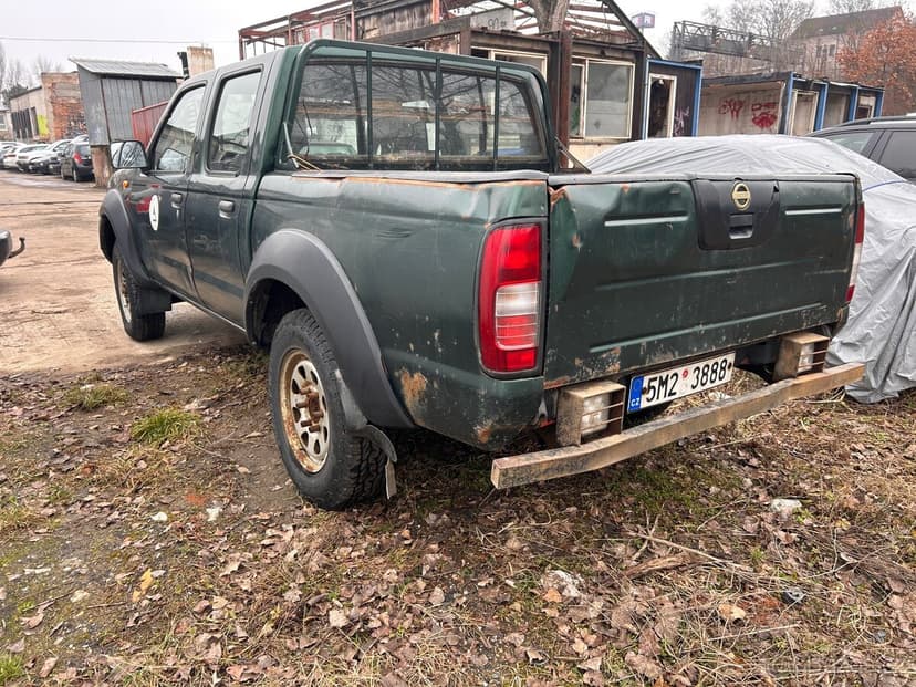 Nissan Navara d22 , bez stk , pojízdná,r.v 2005