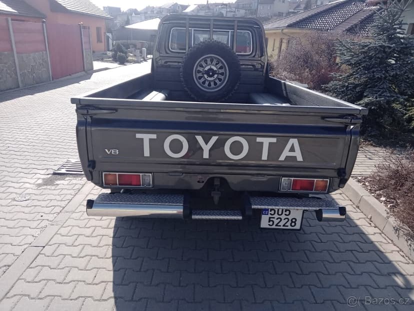 Land Cruiser 79 VDJ 6x6 4,5TD V8 S L E V A