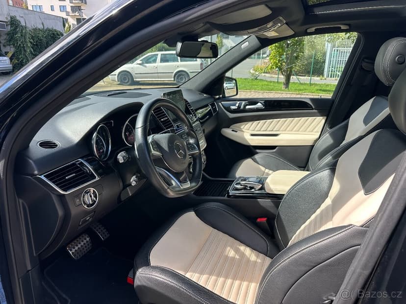Mercedes-Benz GLE 500 4MATIC SUV, 2016, plná výbava