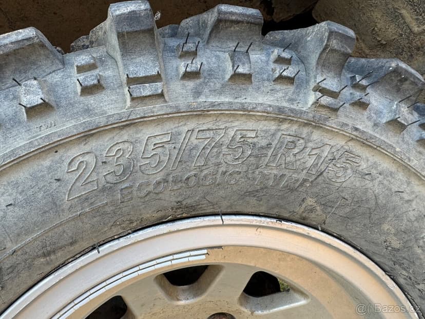 Predám kolesá s pneu T3 235/75 R15