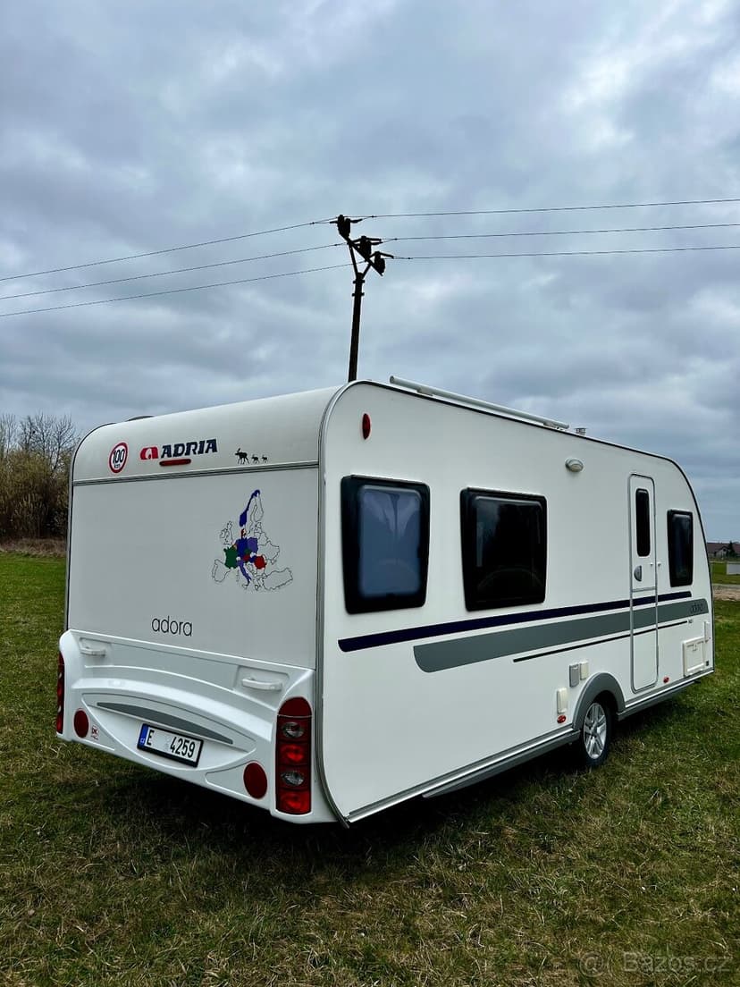 Adria Adora 542 UT solár,samostatná sprcha