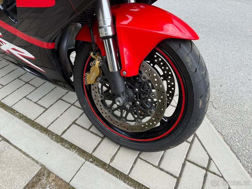 Honda CBR 954RR Fireblade (2002) – zachovalá, málo ježděná