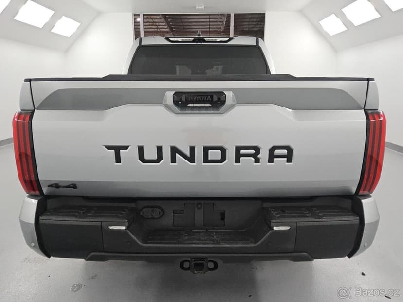 TOYOTA TUNDRA CREWMAX LIMITED 2025