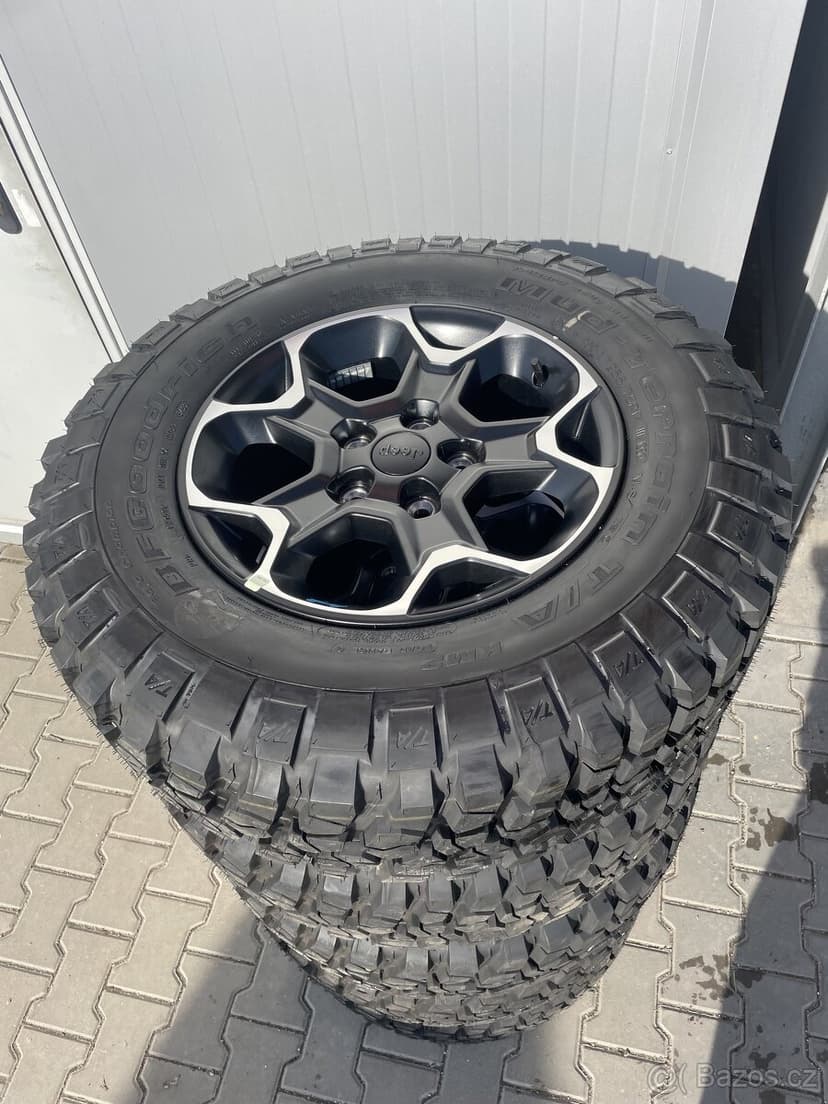 Jeep Wrangler JL JK kola disky s BF Goodrich MUD sada 5kusů