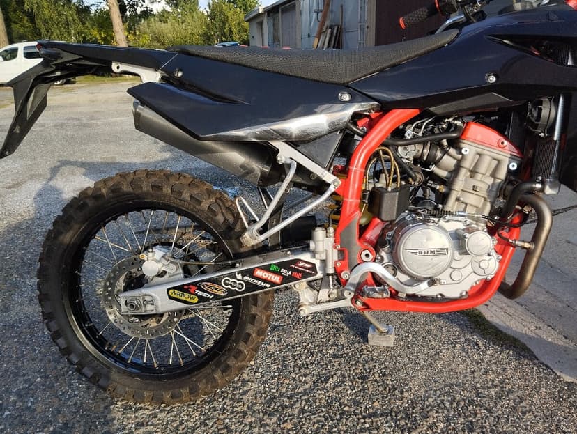 SWM RS 125 R Factory