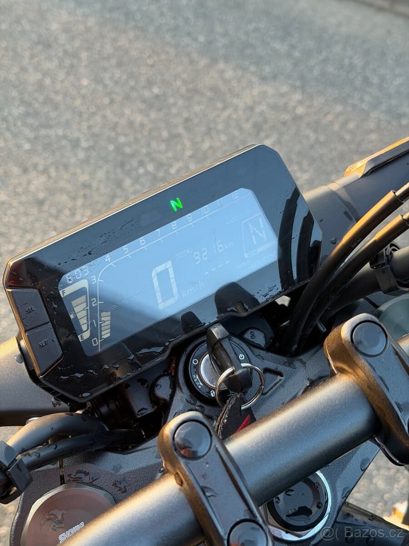 Honda CB125R 2023 – TOP stav, 1. majitel