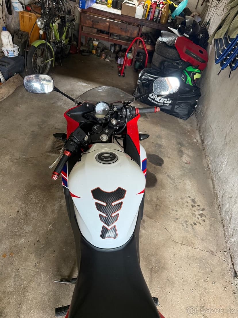 Honda CBR 125R 2011