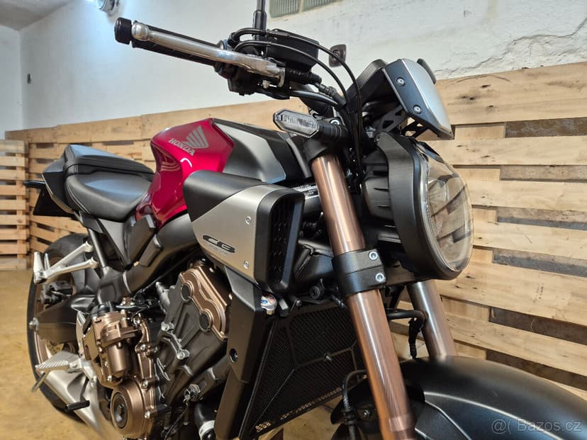 Prodám Honda CB 650R E-Clutch, r. v. 2024, ABS, ČR, 4572