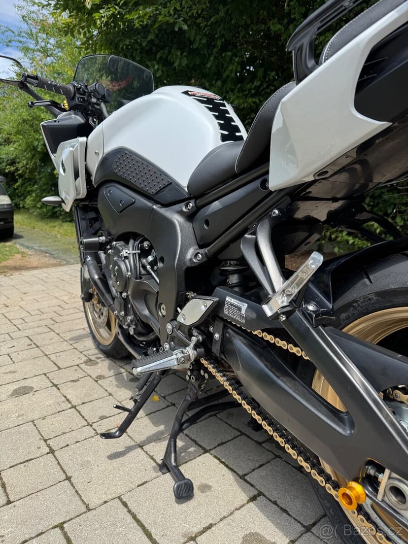 YAMAHA Fz8 Fazer ABS