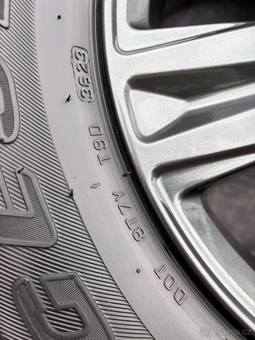 Originál alu kola Toyota Hilux 265/65R17 112S 99% VZORKU