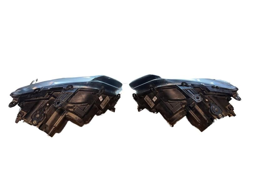 Levý a pravý halogen 2H1941015AA 2H1941016M VW Amarok 2014