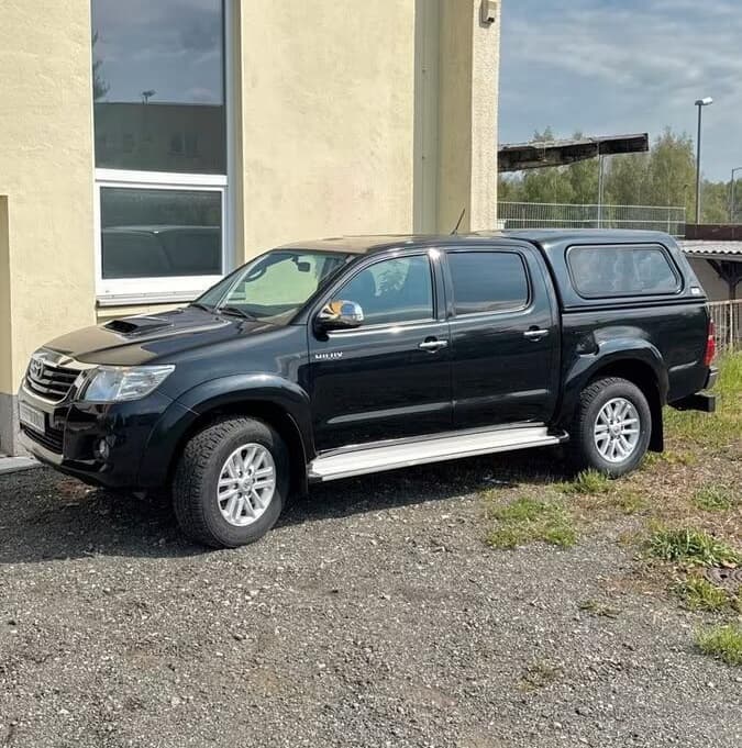 Toyota Hilux 3.0 D4D manuál 126kw