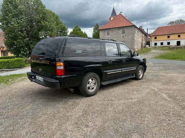 Chevrolet Suburban 5,3i V8 4x4 r.v. 2003 i na splátky všem