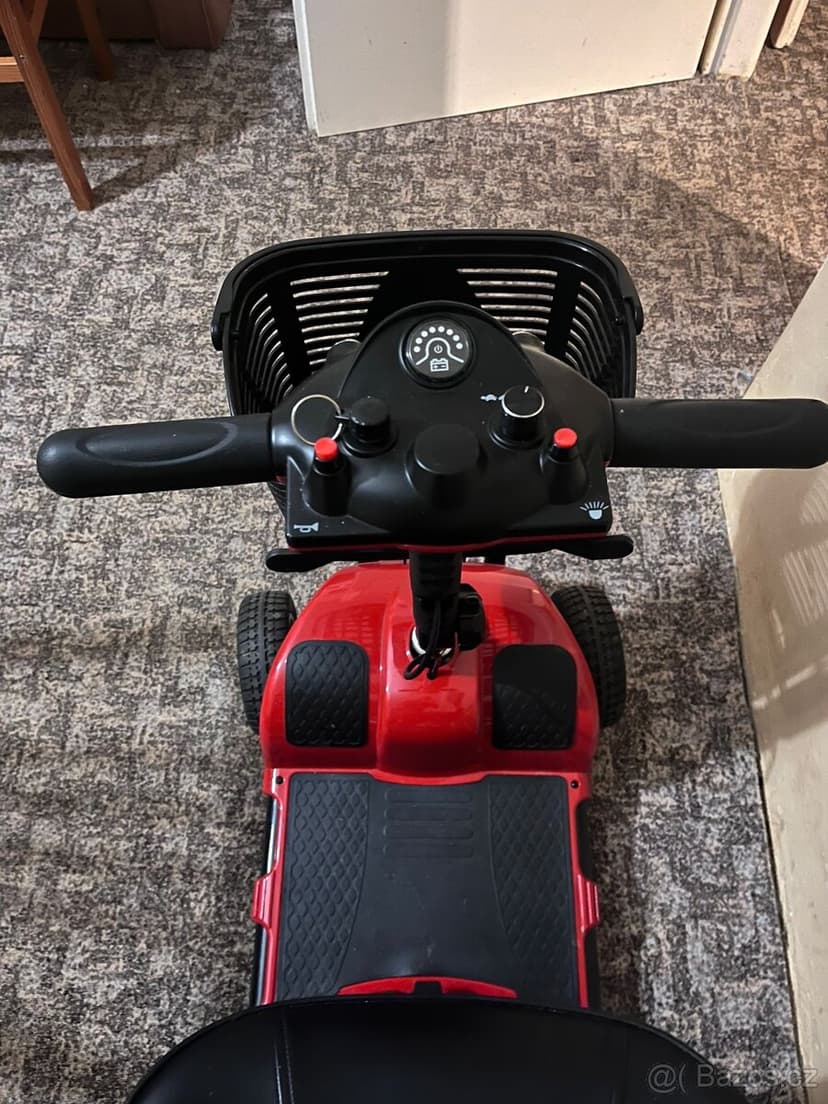 Elektrický vozík pro seniory(čtyřkolka)