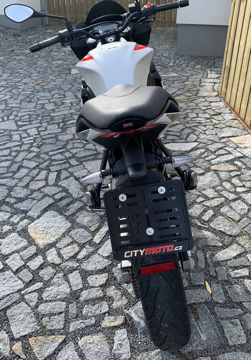 Aprilia tuono 125