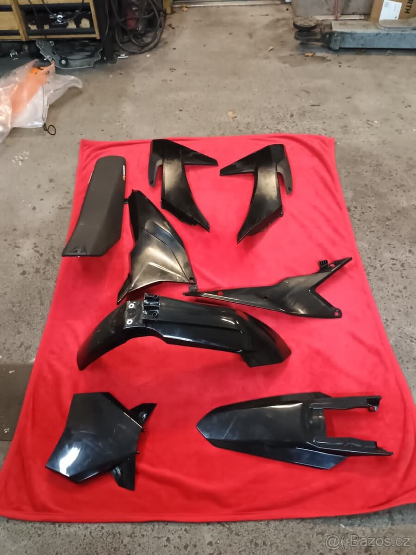 Prodám plasty na KTM