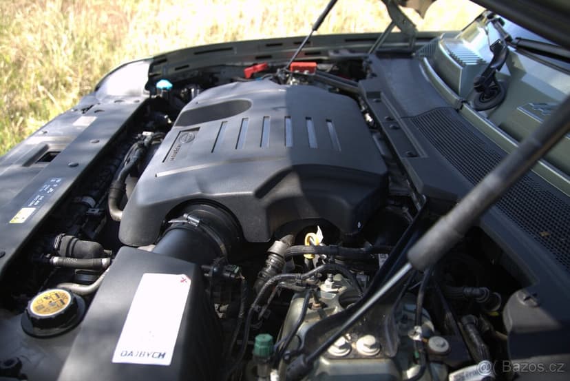 LAND ROVER Defender 110