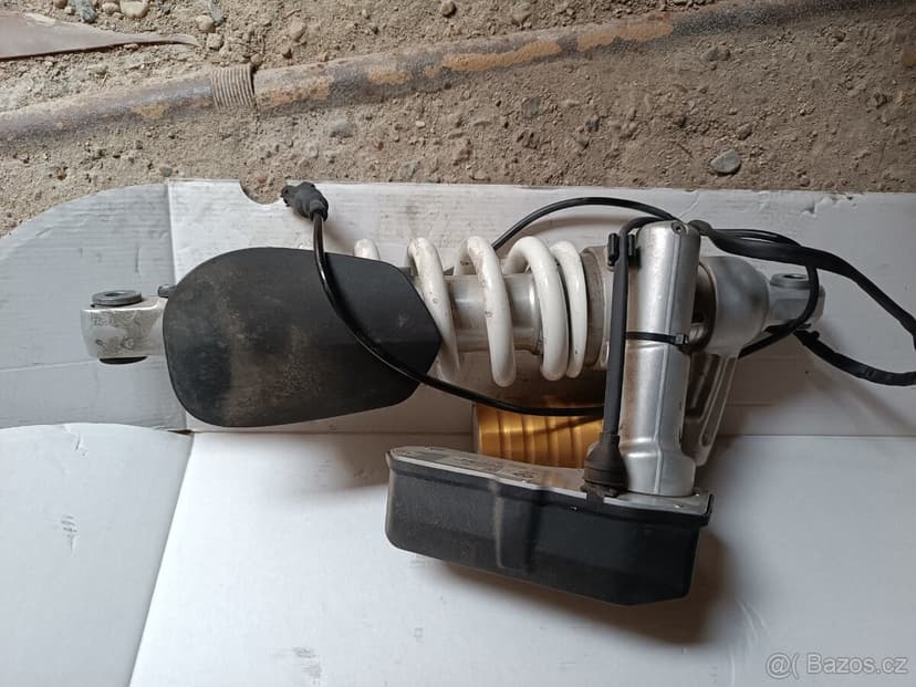 Tlumíče z BMW 1250 Gs Adventure snížená verze