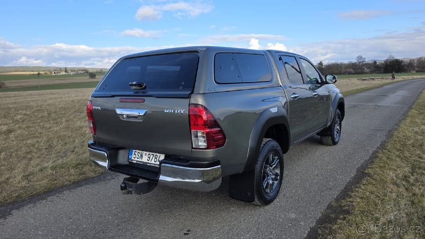 Toyota Hilux 2.8d-4D nové v ČR 1majitel 59430km