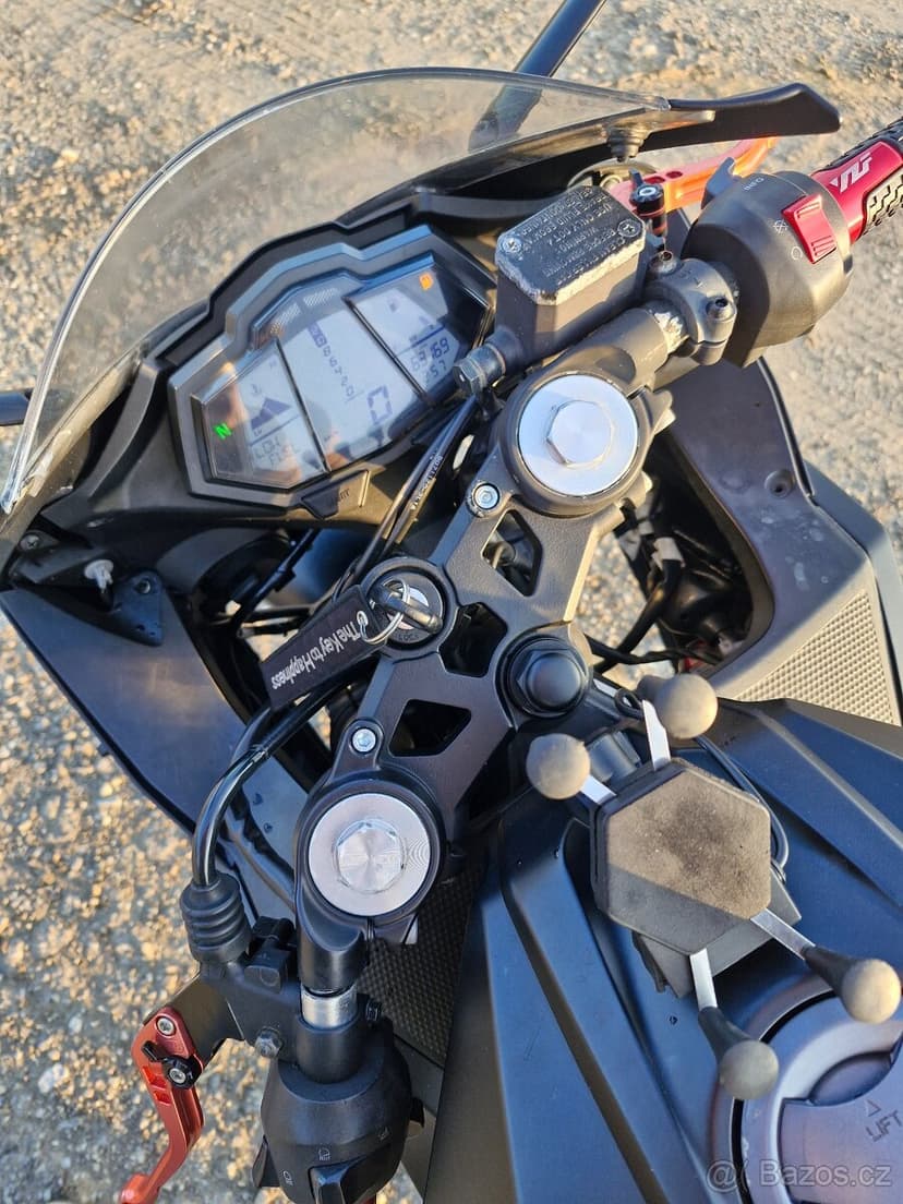 Yamaha YZF-R125, r. v. 2014 – po GO motoru, Akrapovič