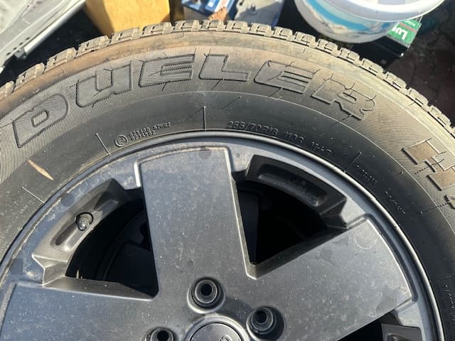 5x127 R18 originál alu disky s pneu Jeep Wrangler NOVÉ