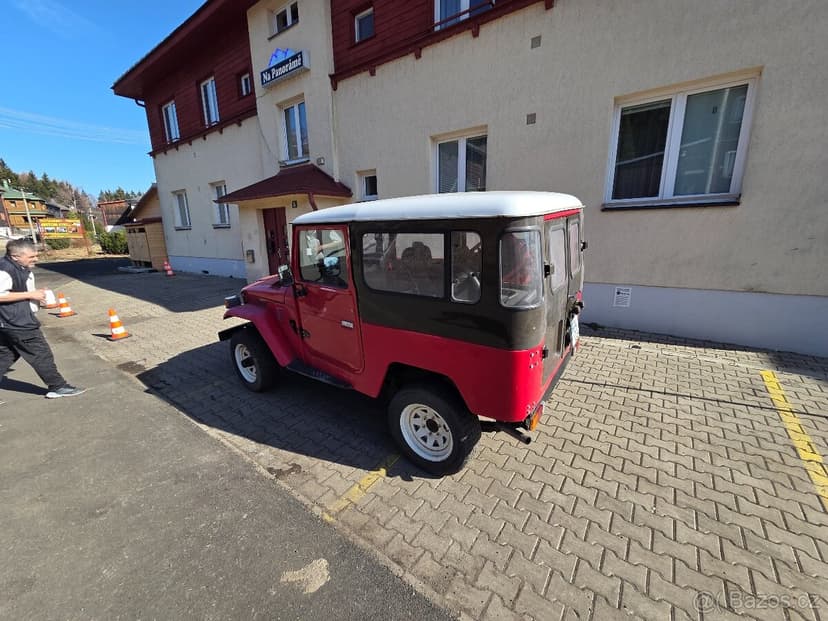 Prodám Toyota BJ 42 Land Cruiser