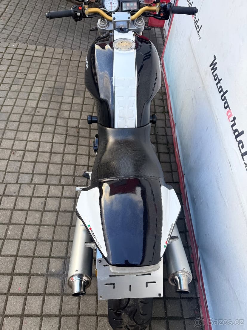 Ducati Monster 900