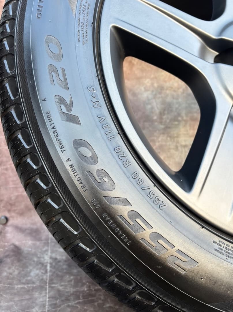 Originální alu kola Land Rover Defender 255/60R20