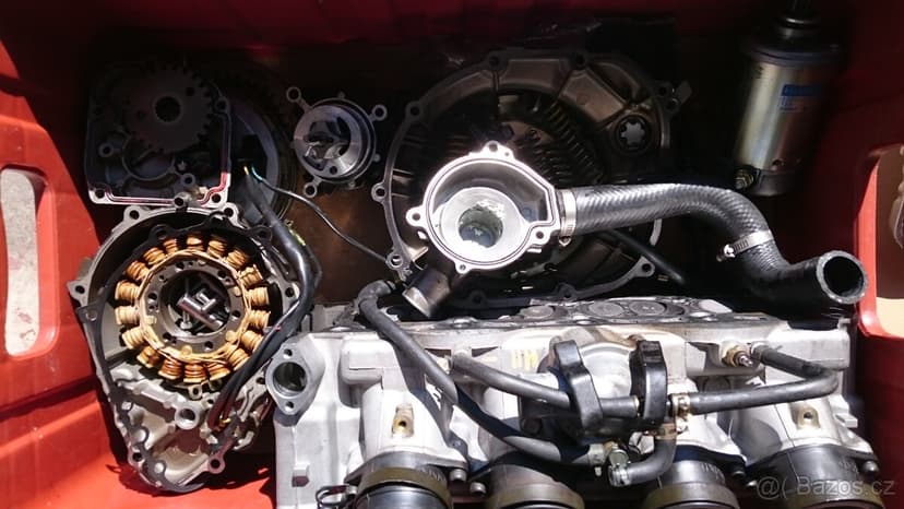 Kawasaki ninja zx9r motor