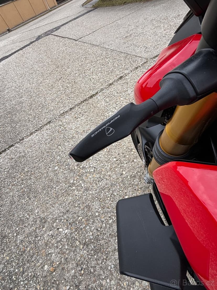 Ducati Streetfighter V4S