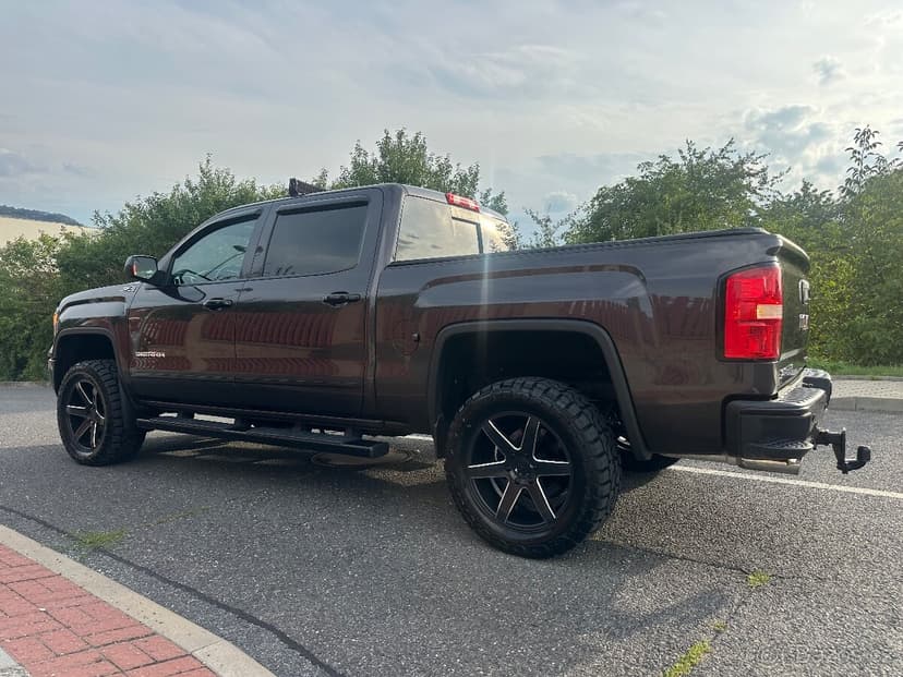 Gmc Sierra / Chevrolet 5.3 V8 automat 4x4 4x2, 2015/7